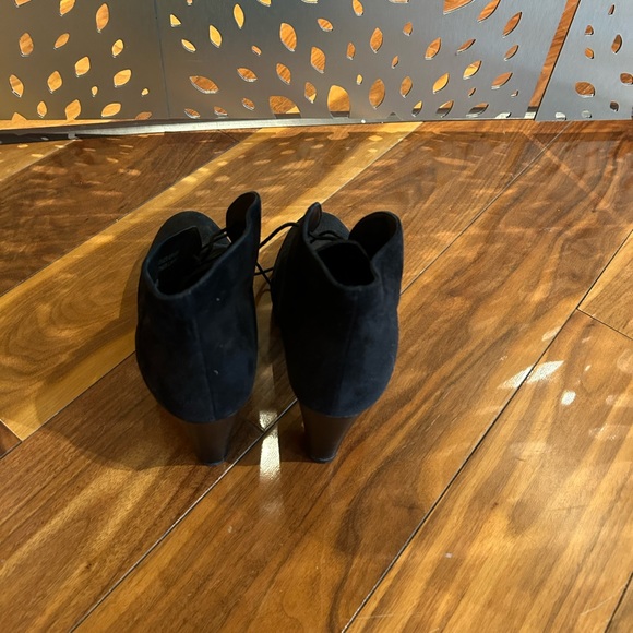 J crew women’s ankle bootie - Picture 4 of 7